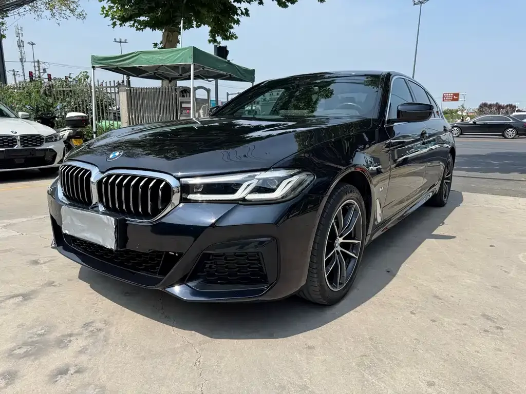 BMW 5 Series — фото 1