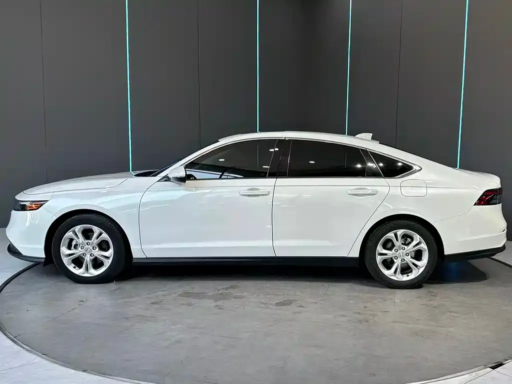 Honda Accord — фото 7
