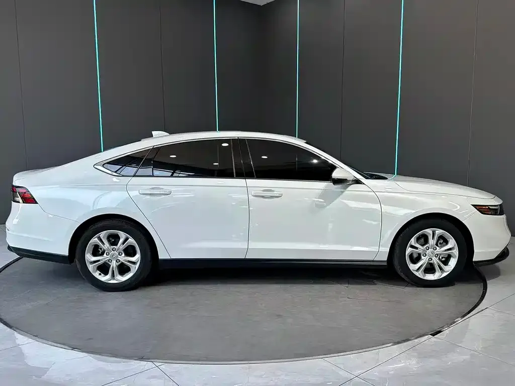 Honda Accord — фото 4