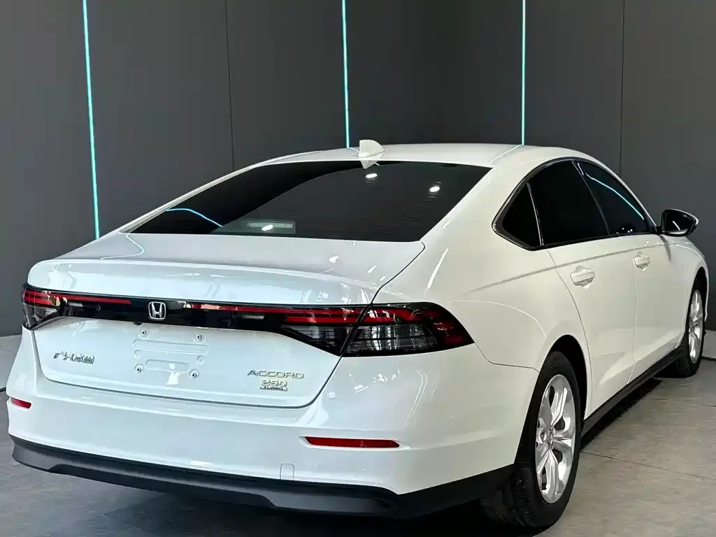 Honda Accord — фото 6