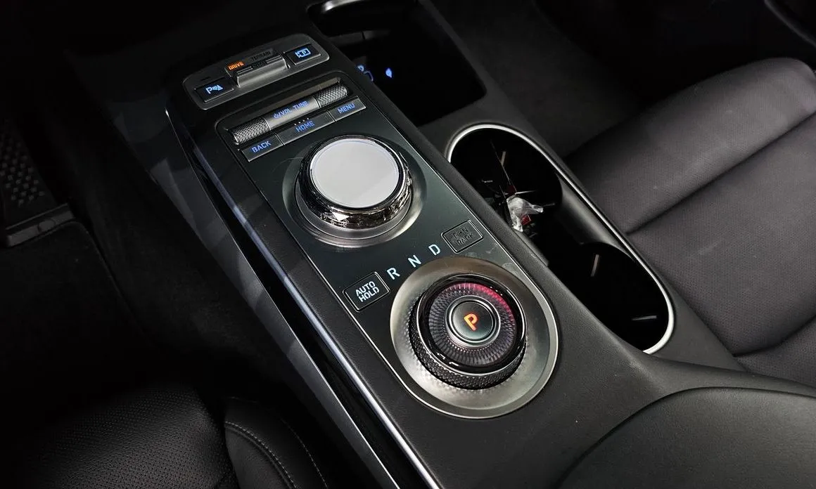Genesis GV70 — фото 10