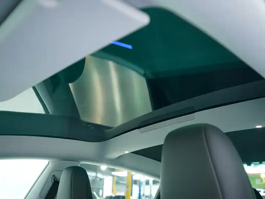 Tesla Model 3 — фото 3