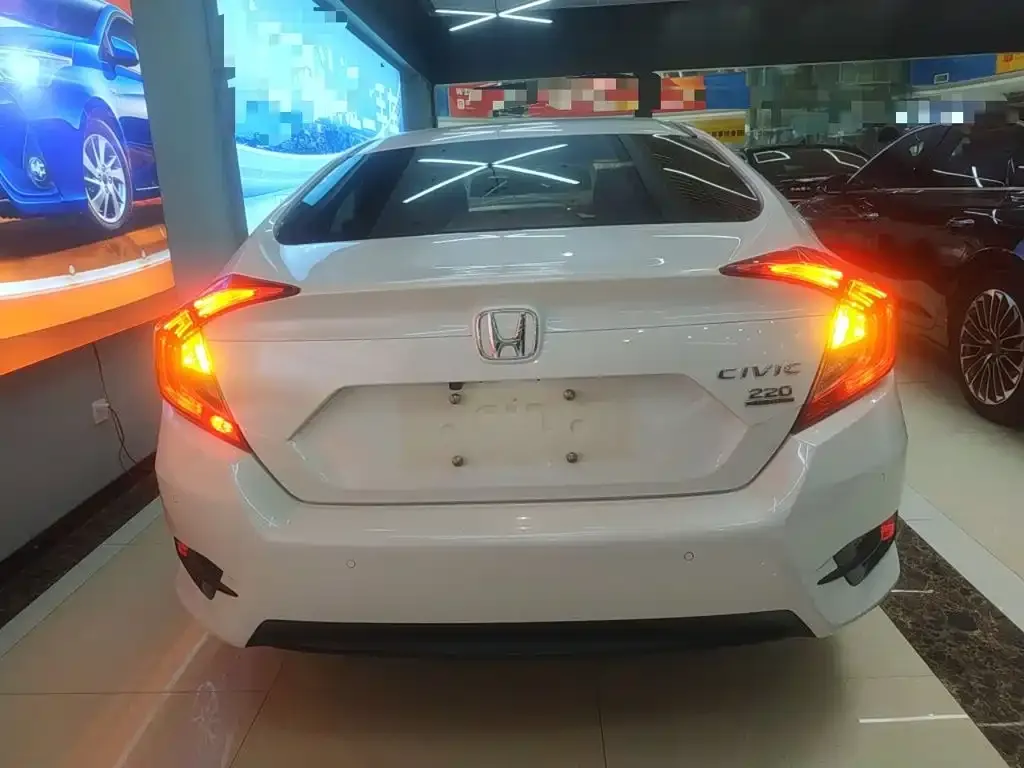 Honda Civic — фото 3