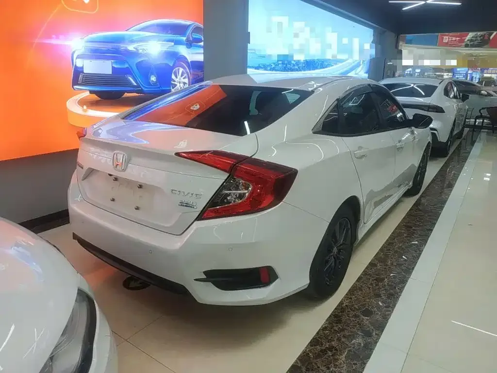 Honda Civic — фото 5