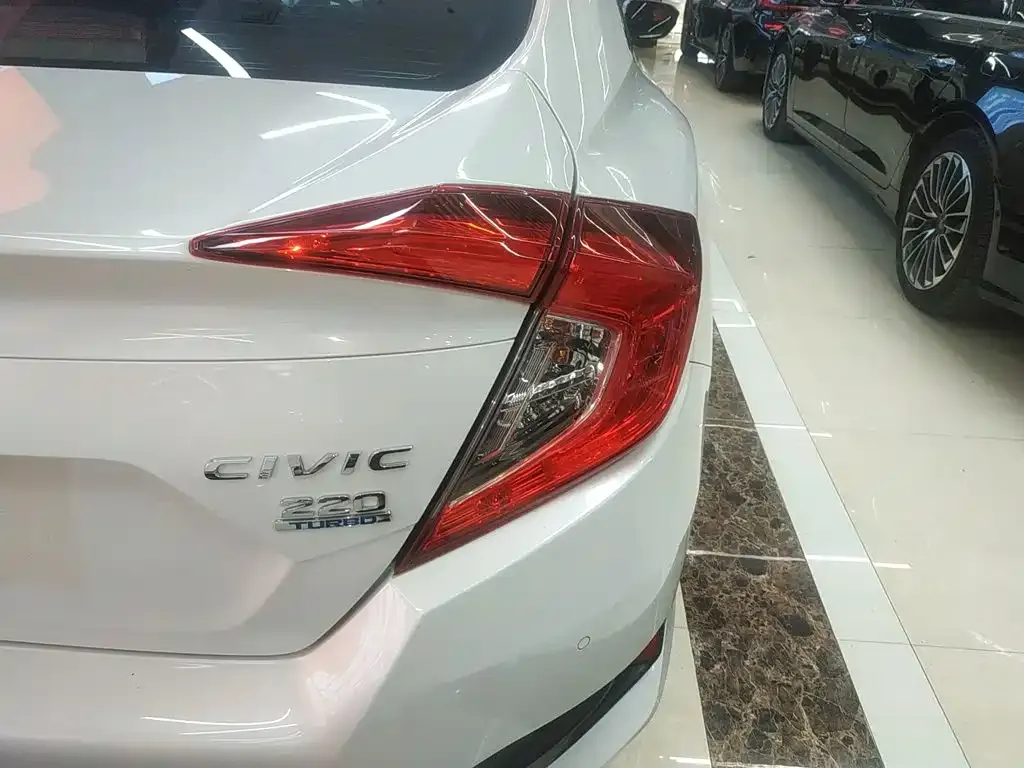 Honda Civic — фото 8