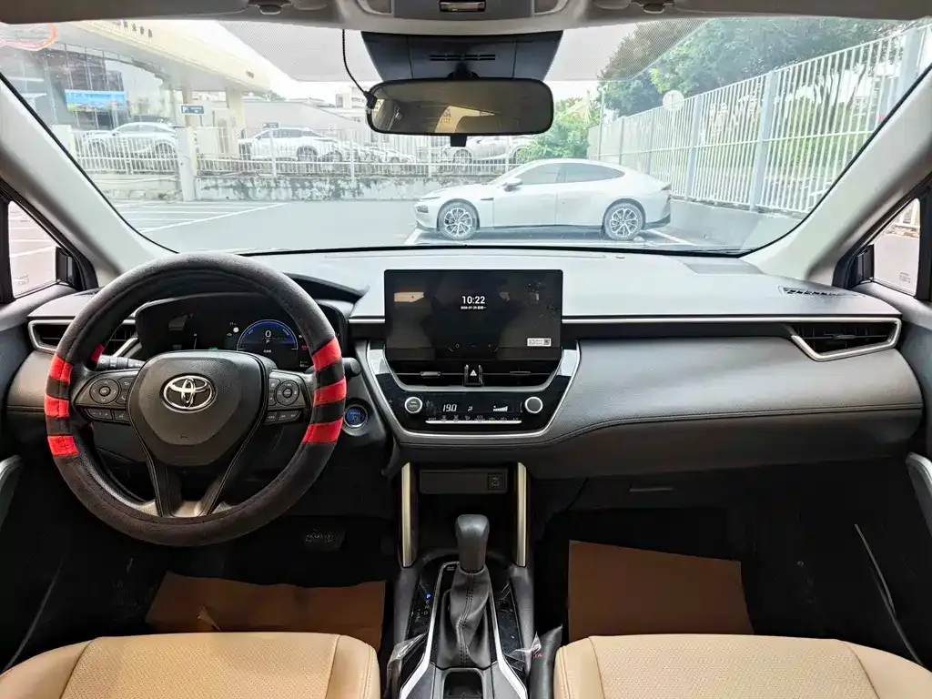 Toyota Corolla Cross — фото 3