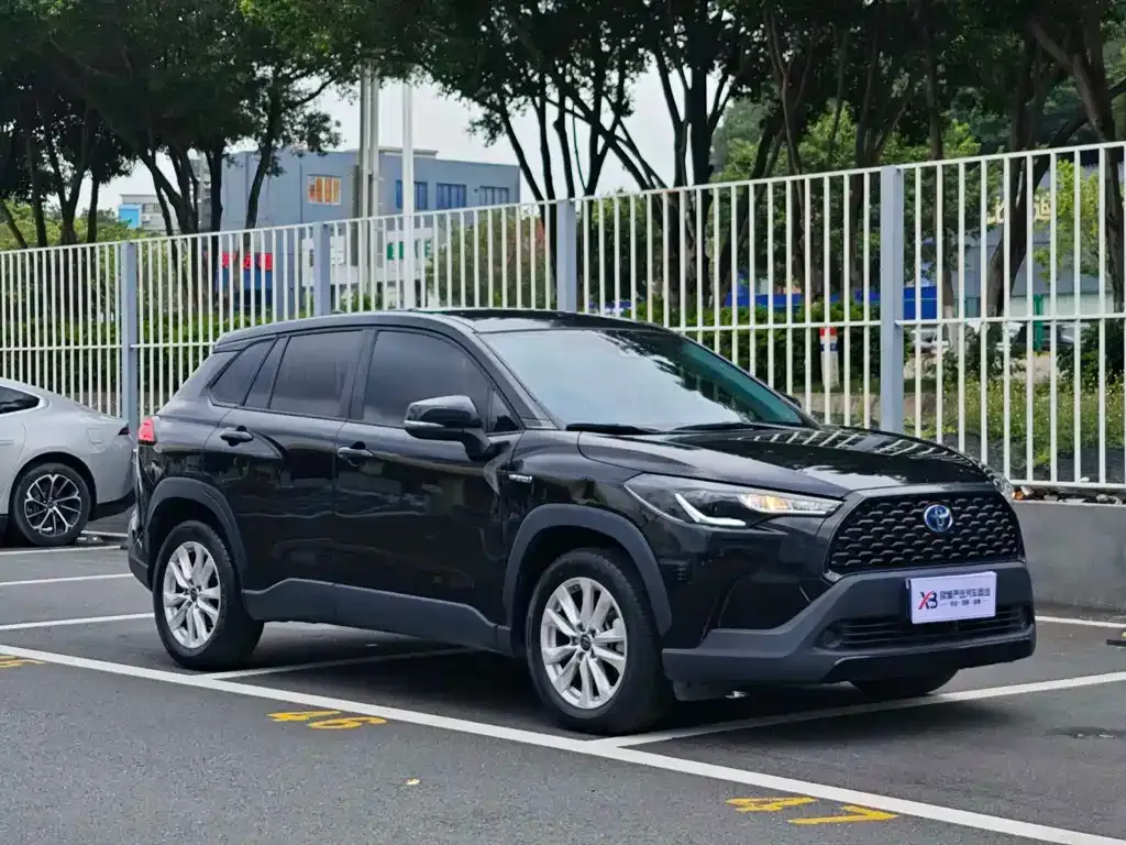 Toyota Corolla Cross — фото 2