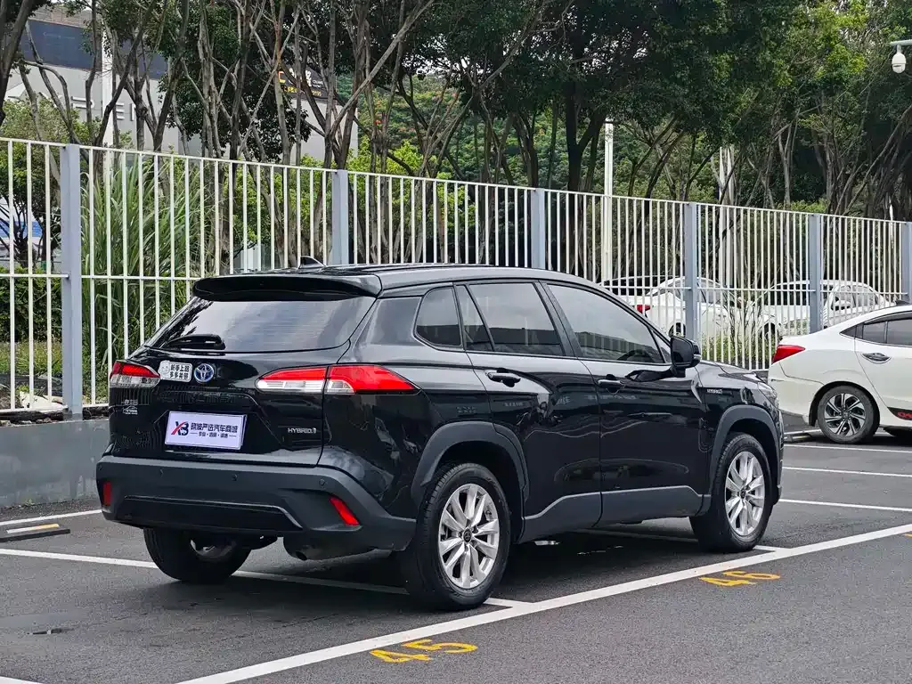 Toyota Corolla Cross — фото 8