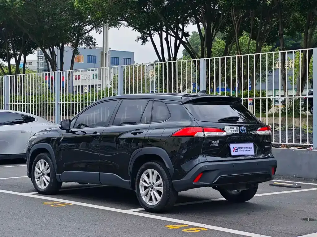 Toyota Corolla Cross — фото 10