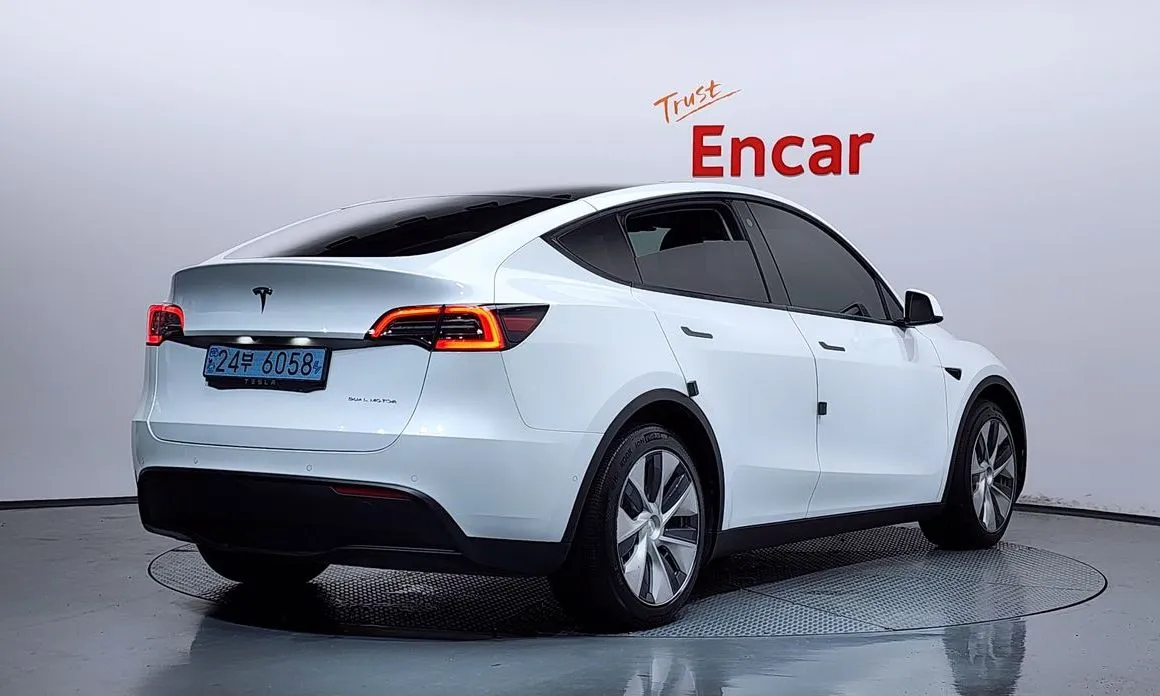 Tesla Model Y — фото 4