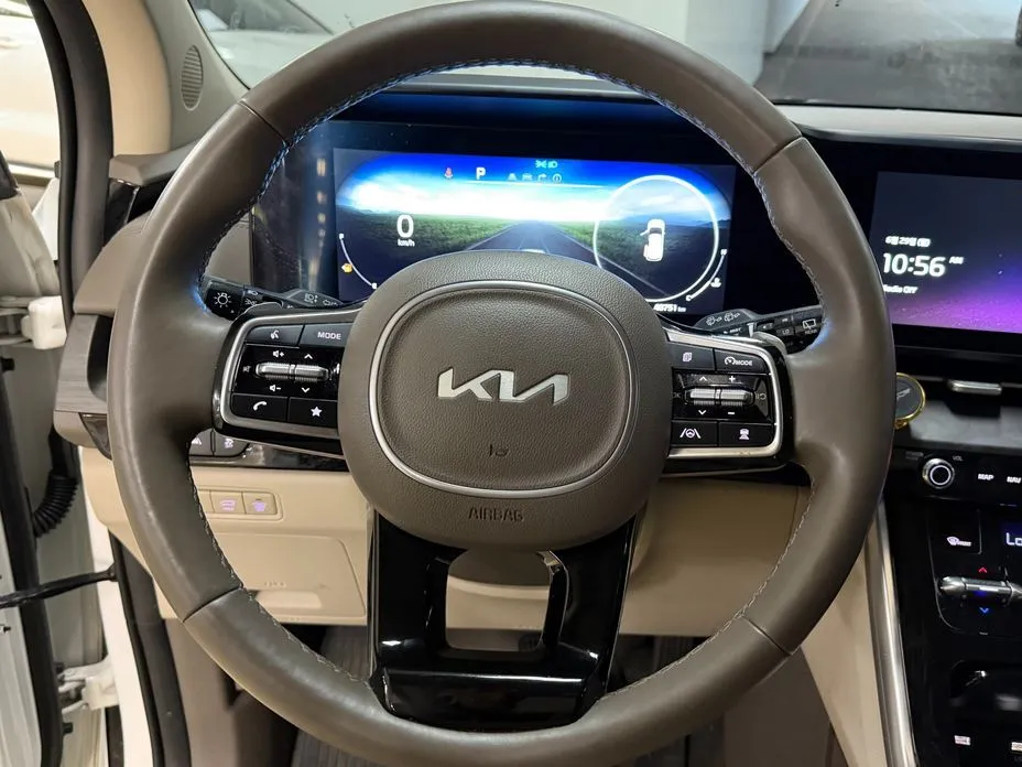 Kia Carnival — фото 9