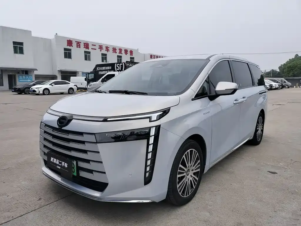 GAC Motor 传祺E8 PHEV — фото 1