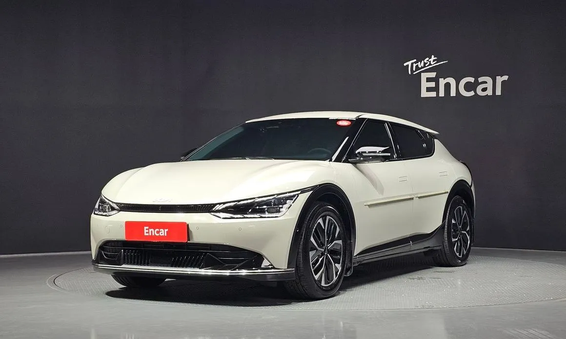 Kia EV6 — фото 1
