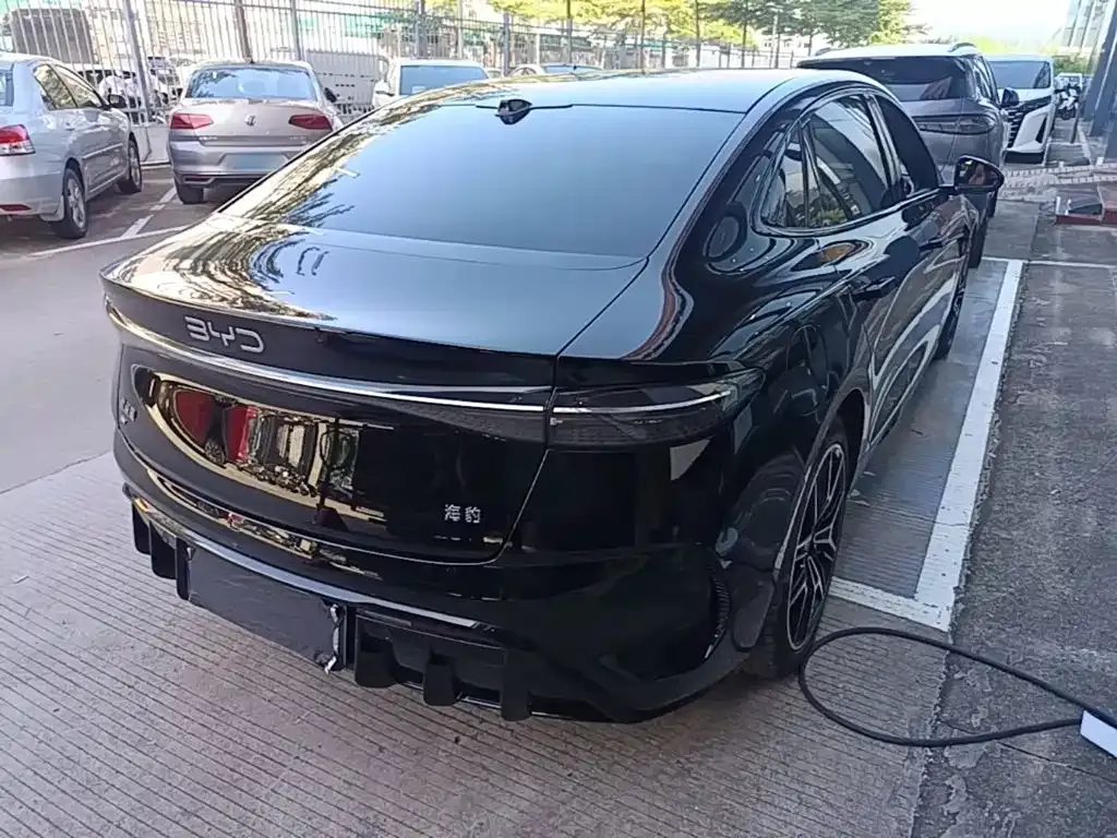 BYD Seal — фото 9