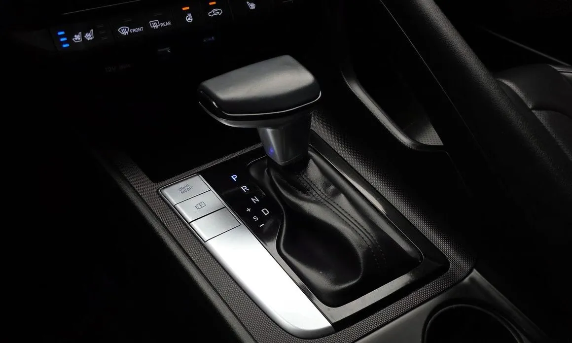 Hyundai AVANTE — фото 4