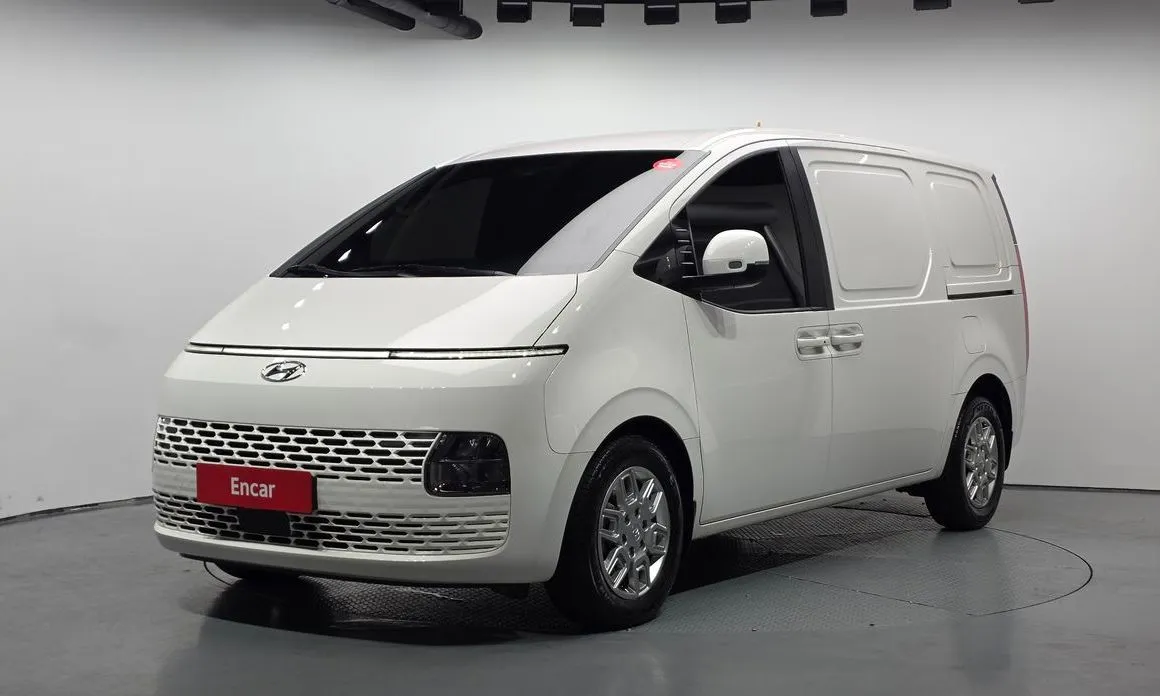 Hyundai Staria — фото 1