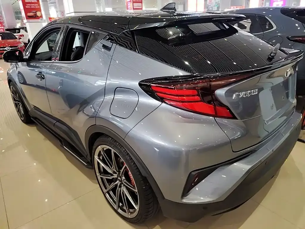 Toyota C-HR — фото 9