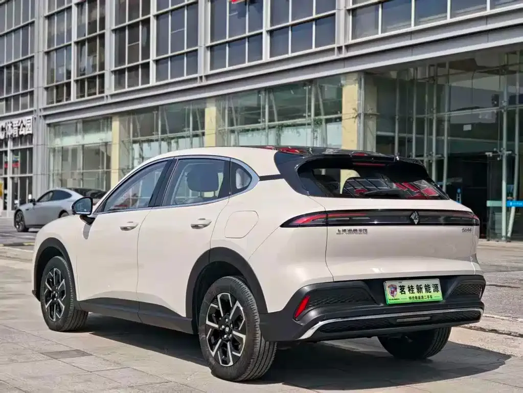Baojun E6 — фото 2