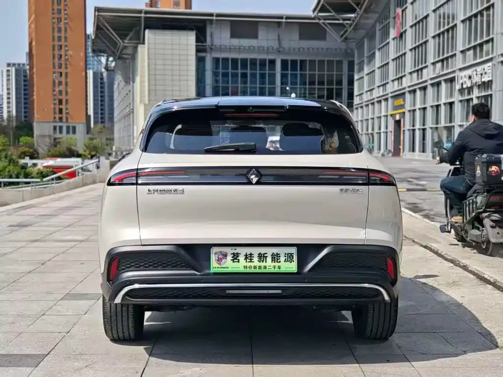Baojun E6 — фото 3