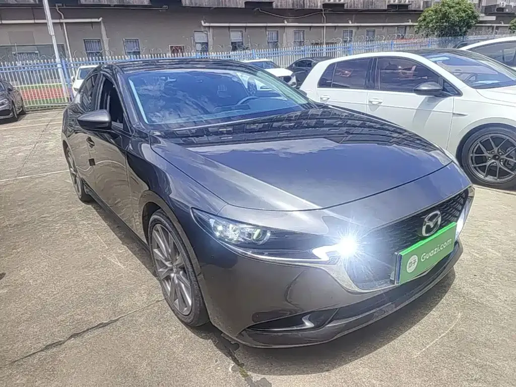 Mazda 3 Axela — фото 10