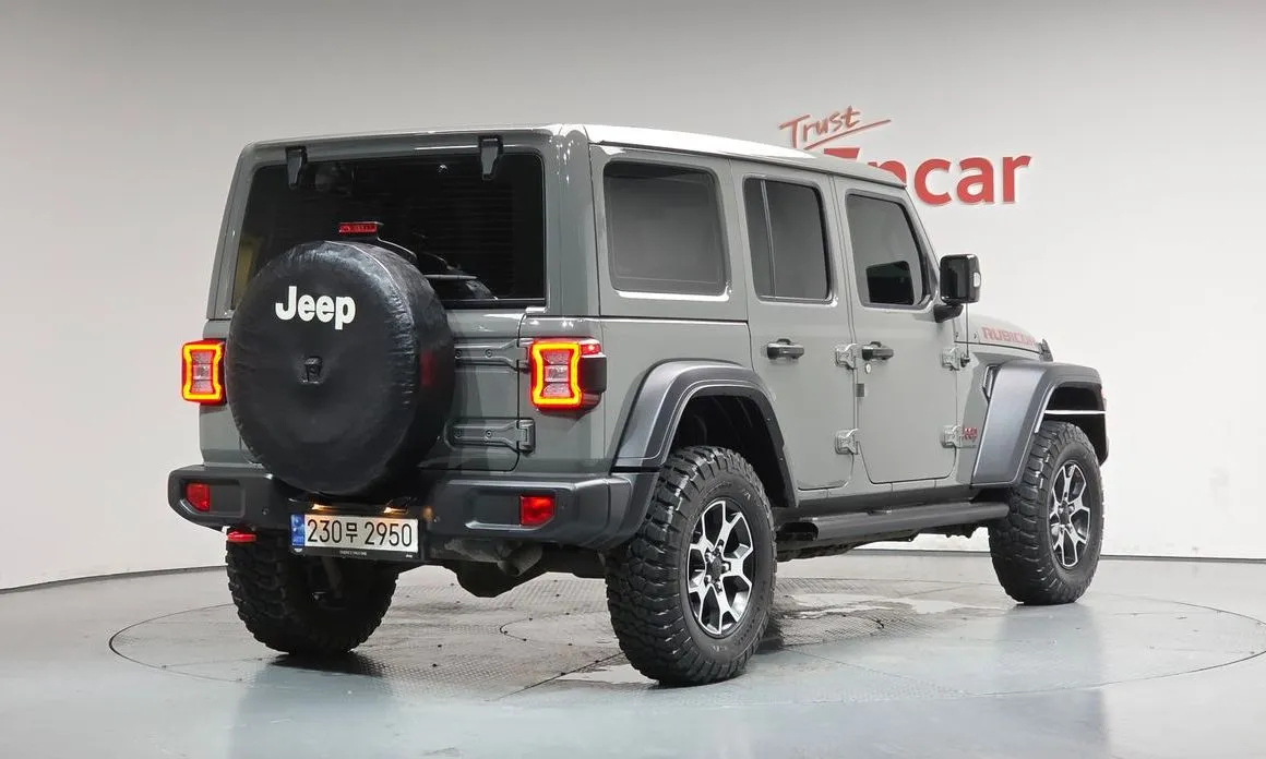Jeep Wrangler — фото 10