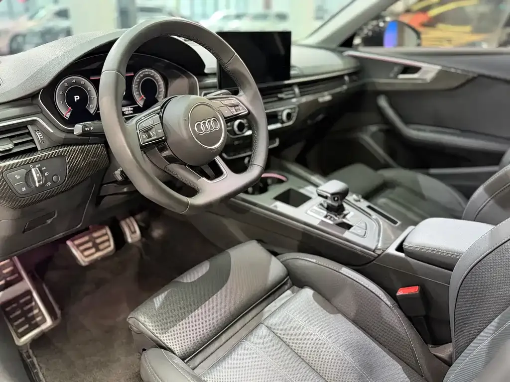 Audi A4L — фото 5
