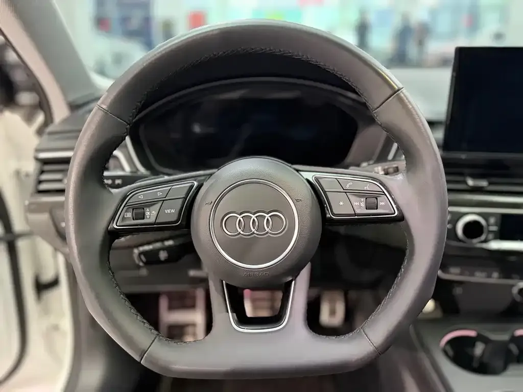 Audi A4L — фото 3