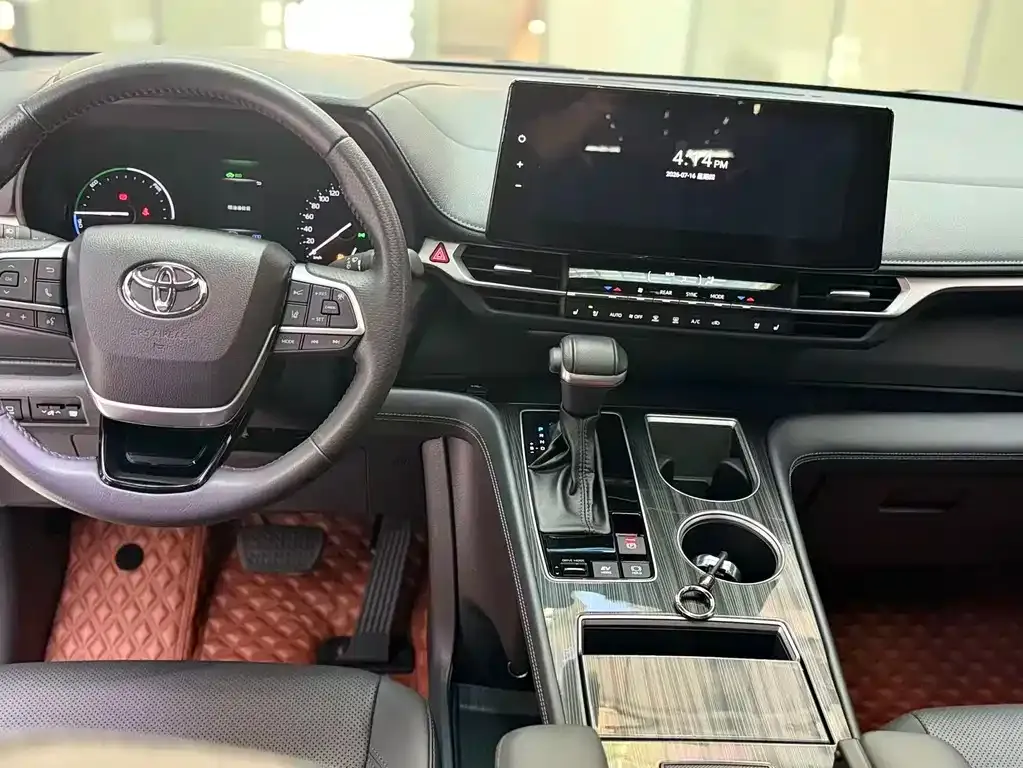 Toyota Sienna — фото 6