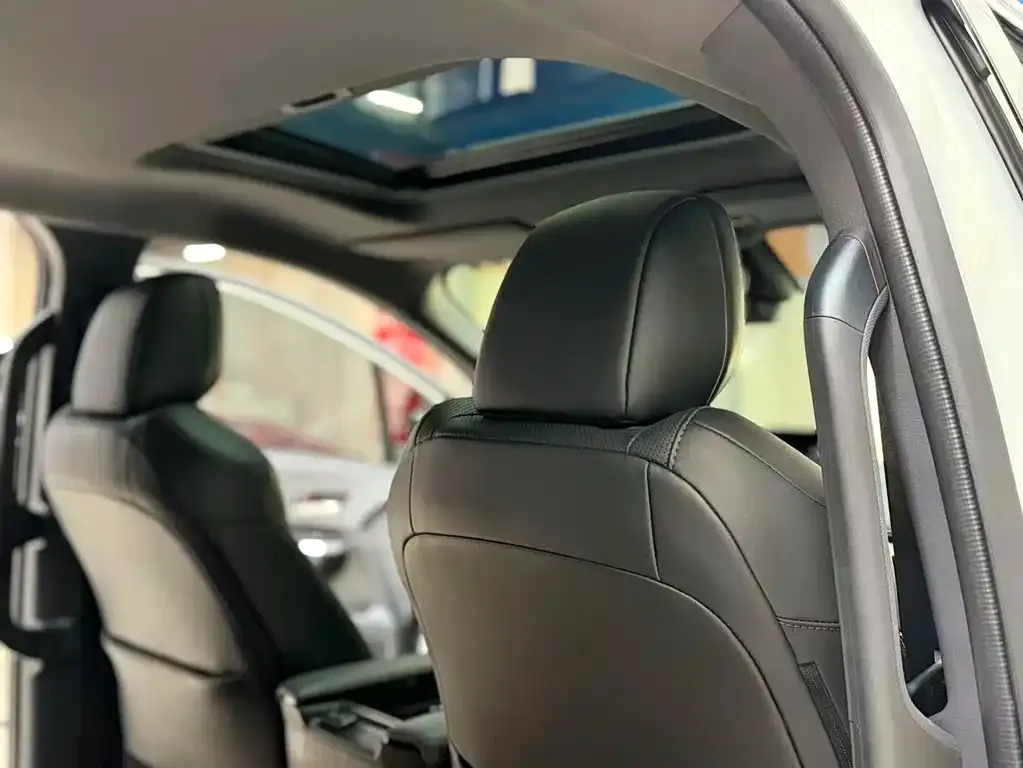 Toyota Sienna — фото 2
