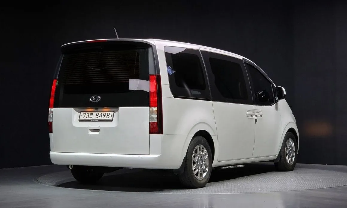 Hyundai Staria — фото 2