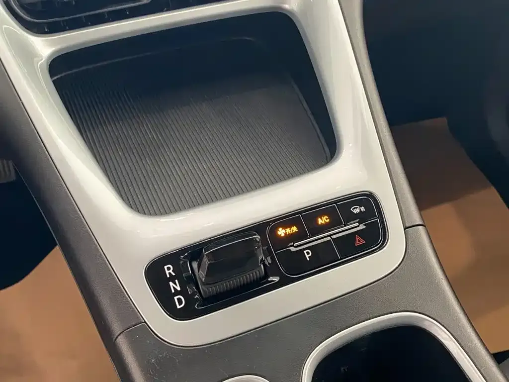 Geely Starburst — фото 9