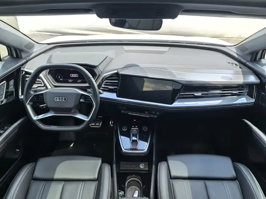 Audi Q4 e-tron — фото 4
