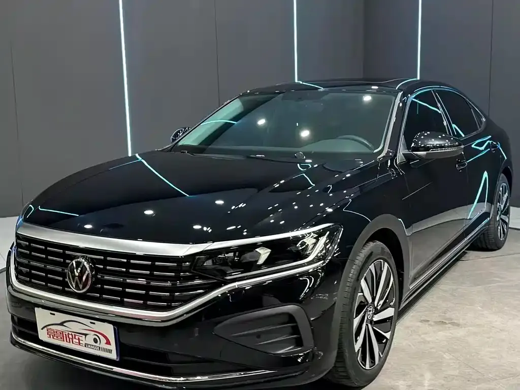 Volkswagen Passat — фото 1