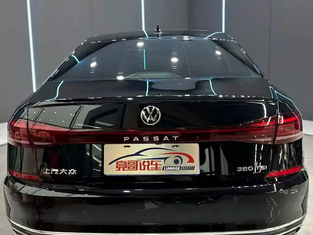 Volkswagen Passat — фото 8