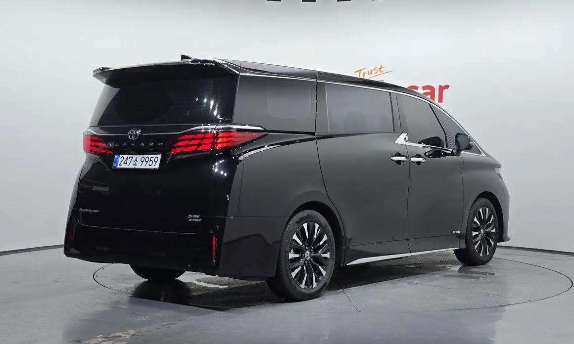 Toyota Alphard — фото 3