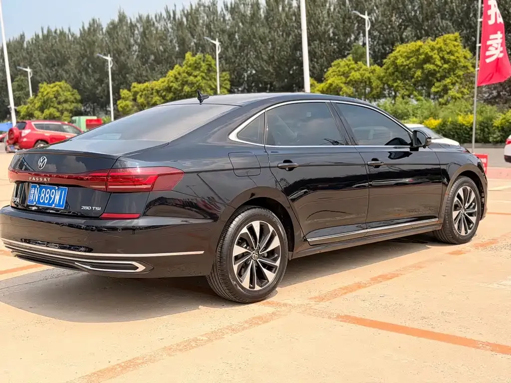 Volkswagen Passat — фото 10