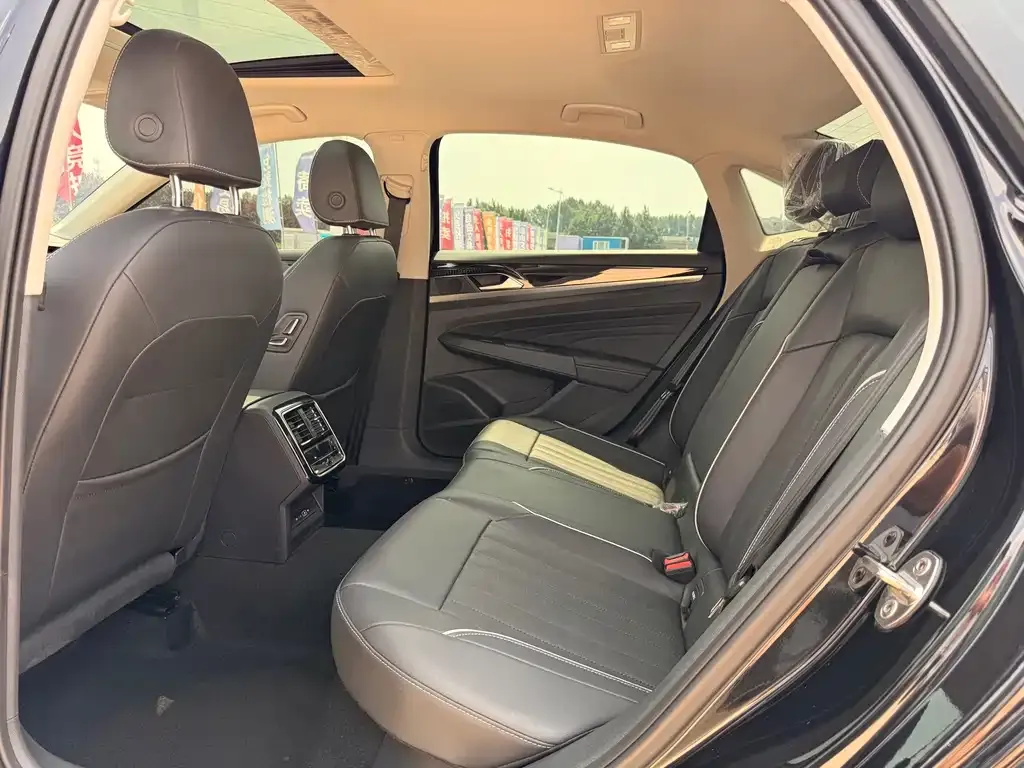 Volkswagen Passat — фото 7