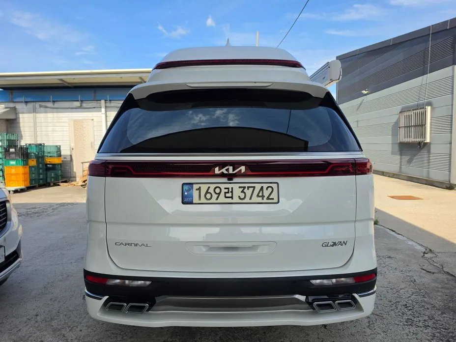 Kia Carnival — фото 10