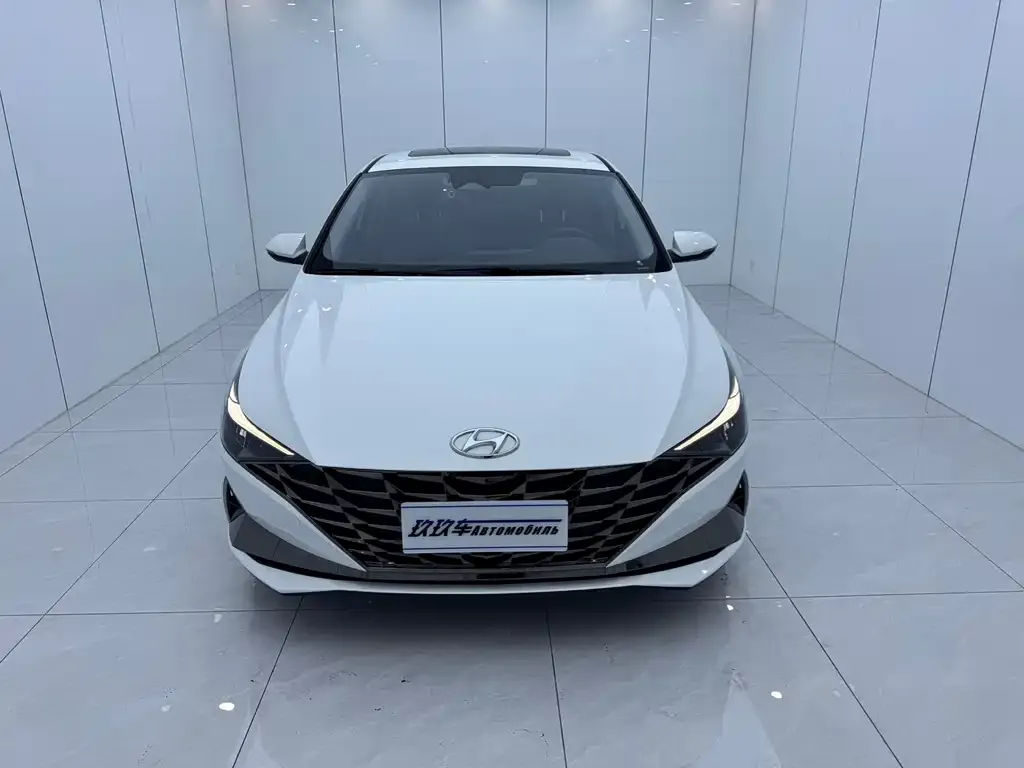 Hyundai Elantra — фото 2