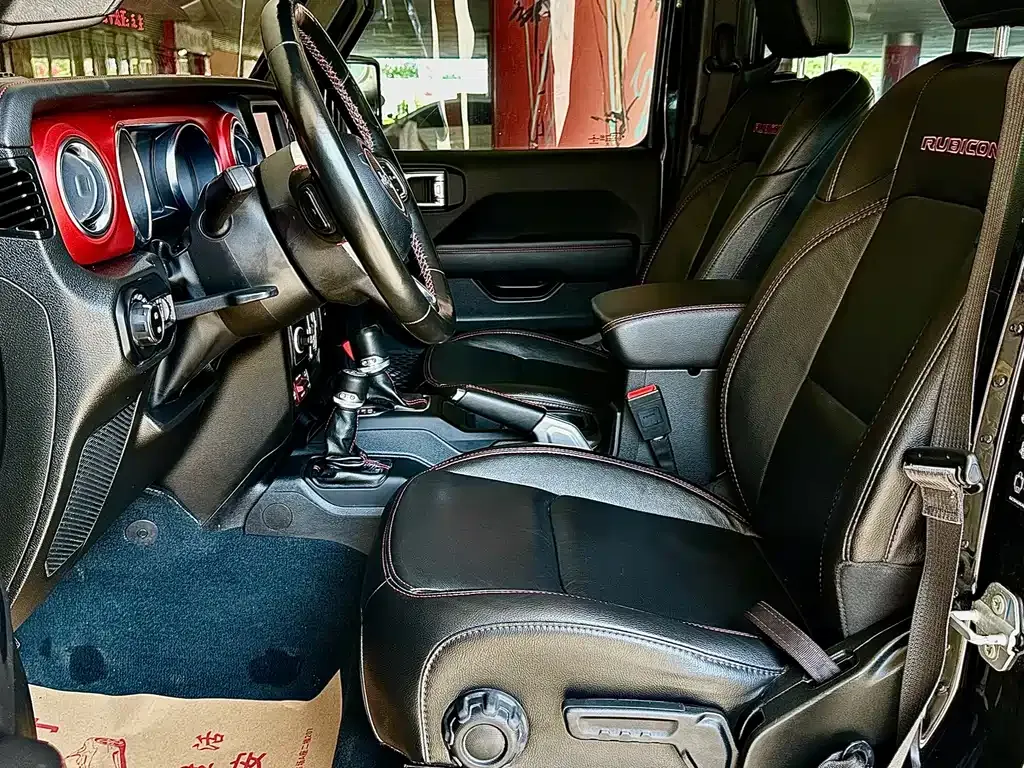 Jeep Wrangler — фото 9
