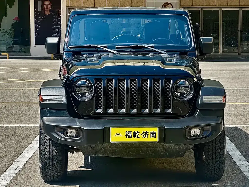 Jeep Wrangler — фото 8
