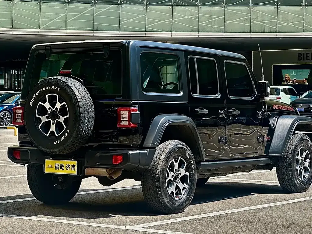 Jeep Wrangler — фото 7