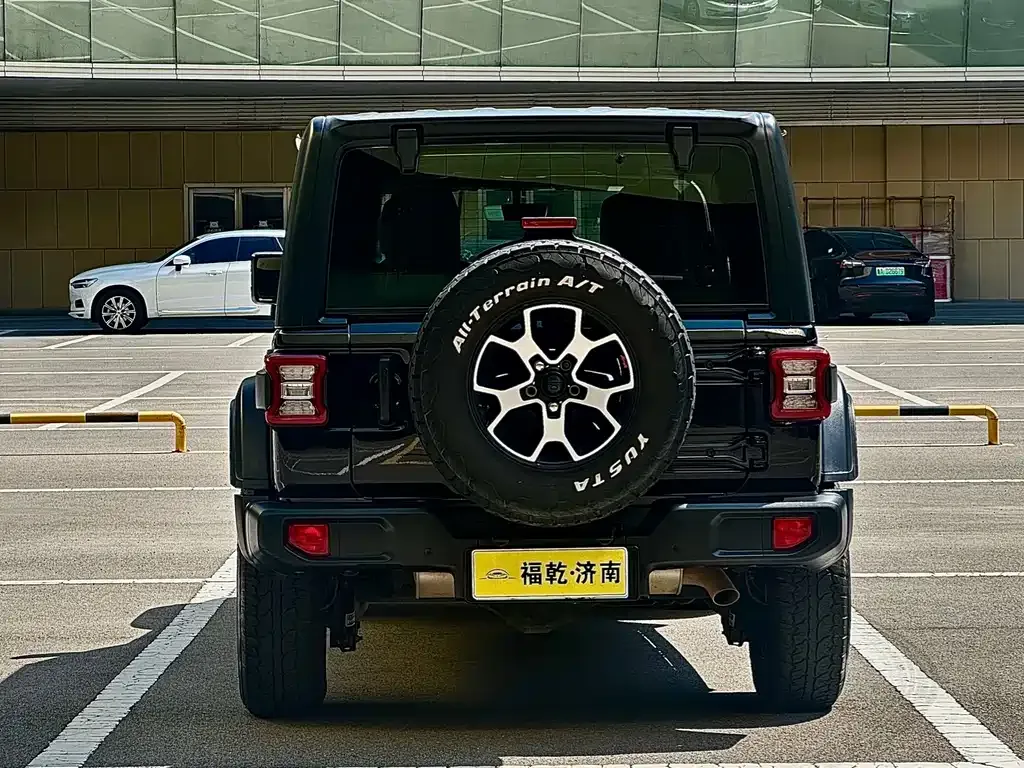 Jeep Wrangler — фото 5