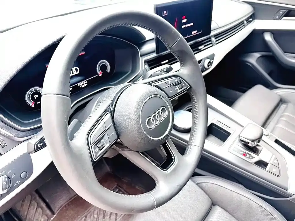 Audi A4L — фото 2