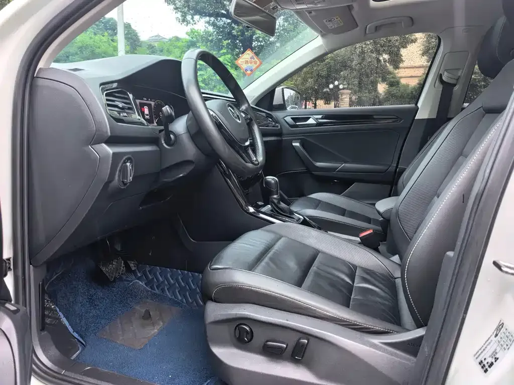 Volkswagen T-Roc 2022 из CN, фото 2