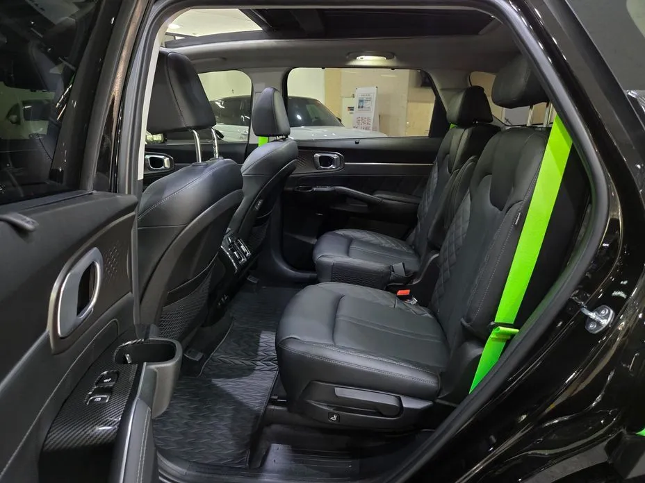 Kia Sorento — фото 8