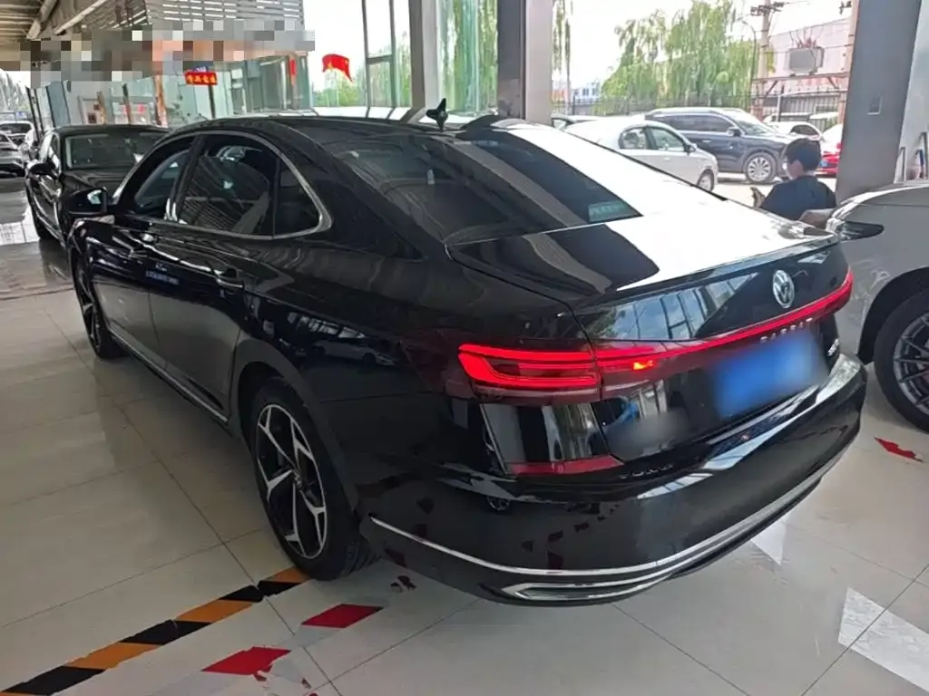 Volkswagen Passat — фото 9