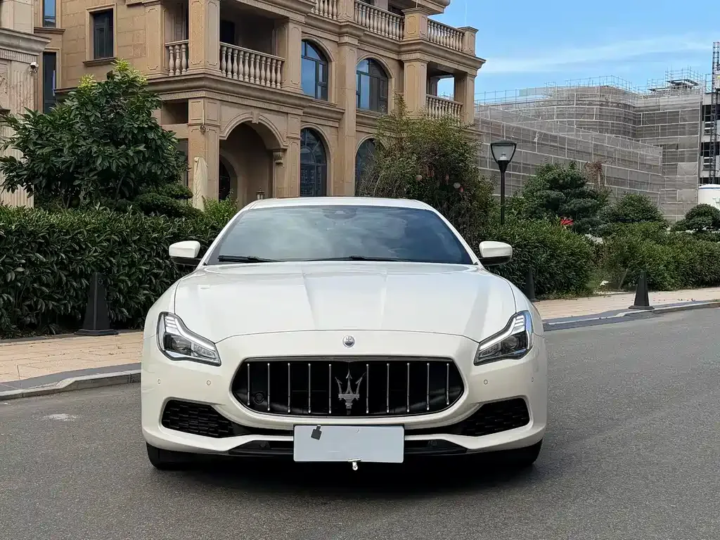 Maserati Quattroporte — фото 8