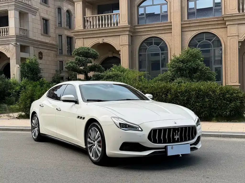 Maserati Quattroporte — фото 10