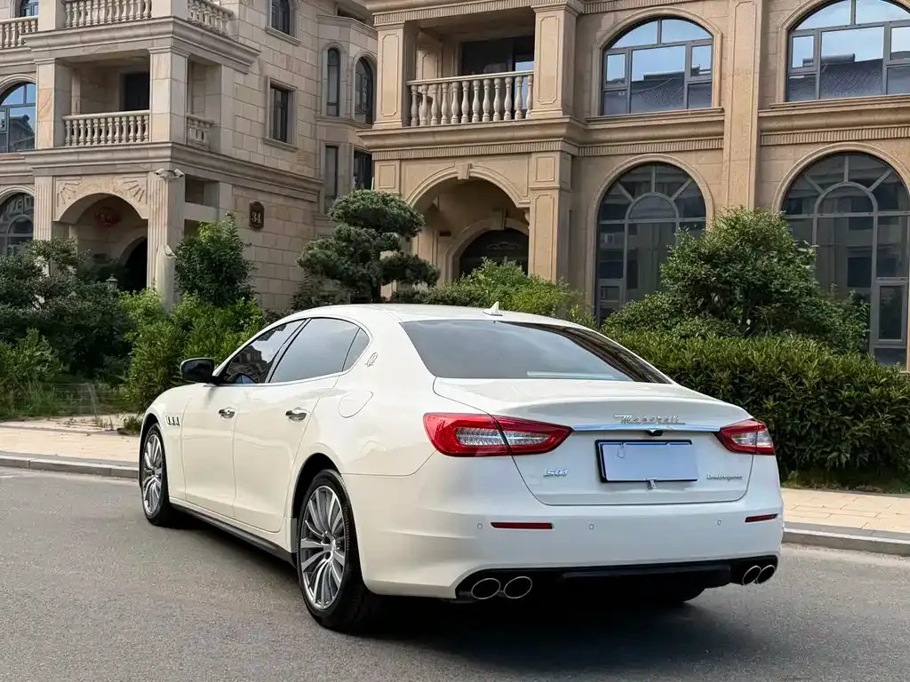 Maserati Quattroporte — фото 9